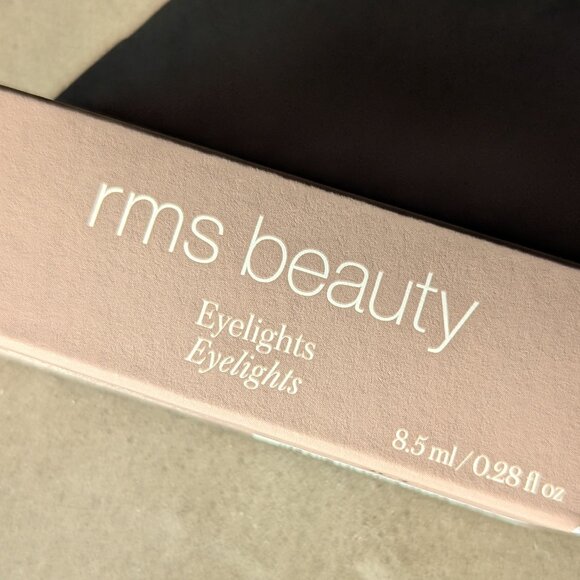 RMS Beauty Eyelights Cream Eyeshadow | STROBE: Champagne Minnk - Picture 6 of 15